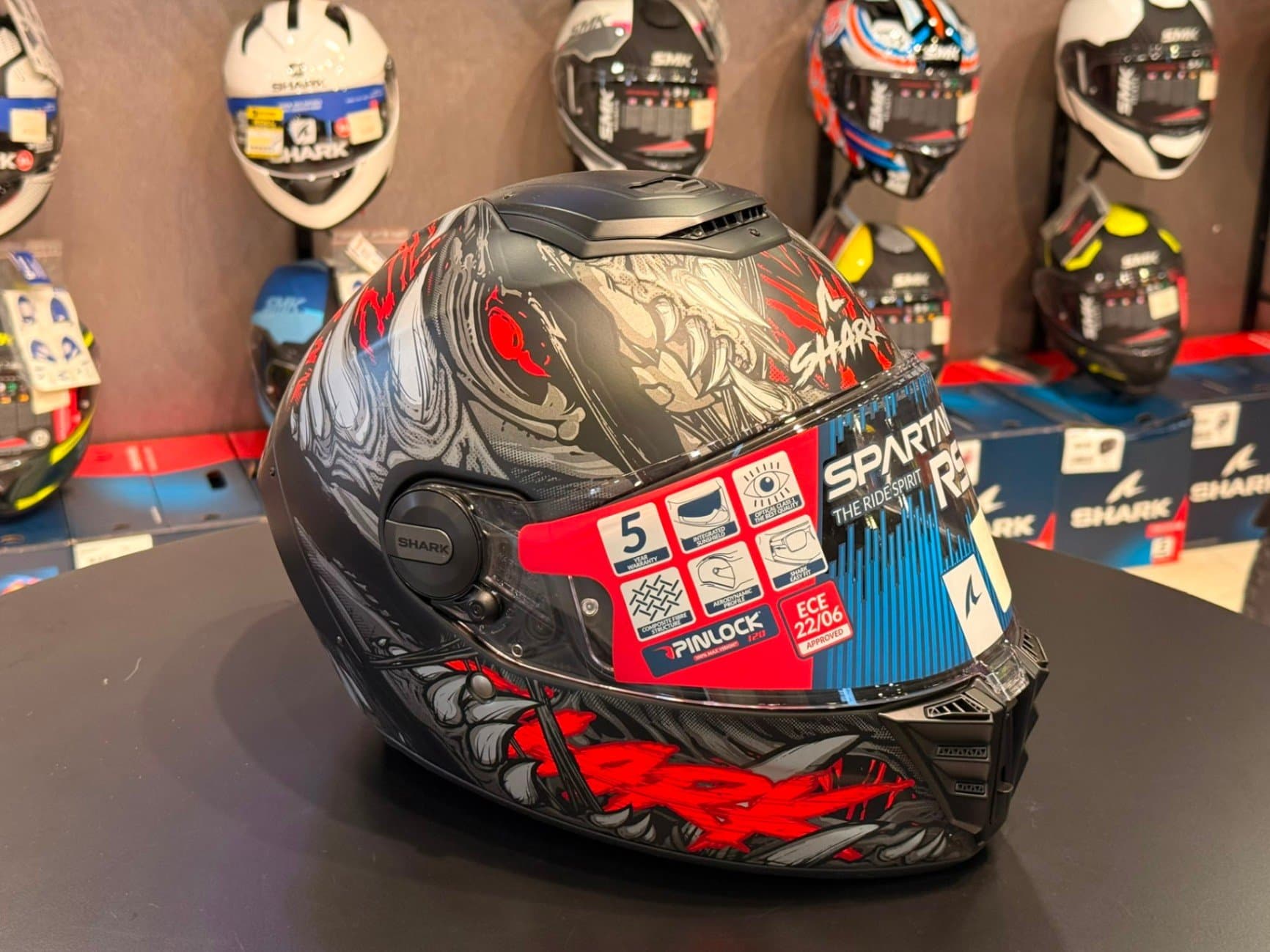 Shark Spartan Rs Shaytan Mat Kapalı Kask Kırmızı Siyah Dövmeli - 1