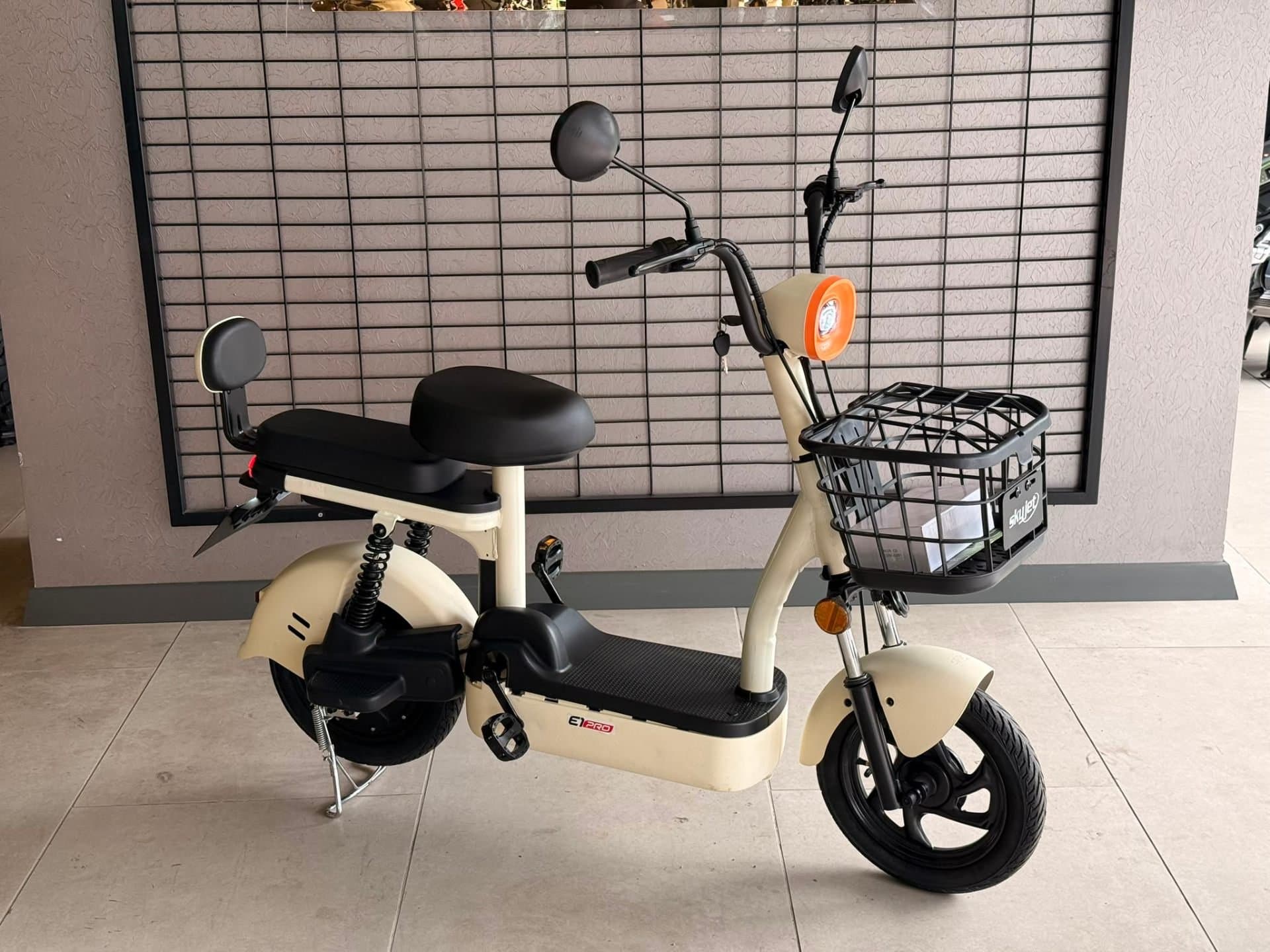 MOTOGARAGE52'DEN HEMEN TESLİM HER RENK E1PRO - 1