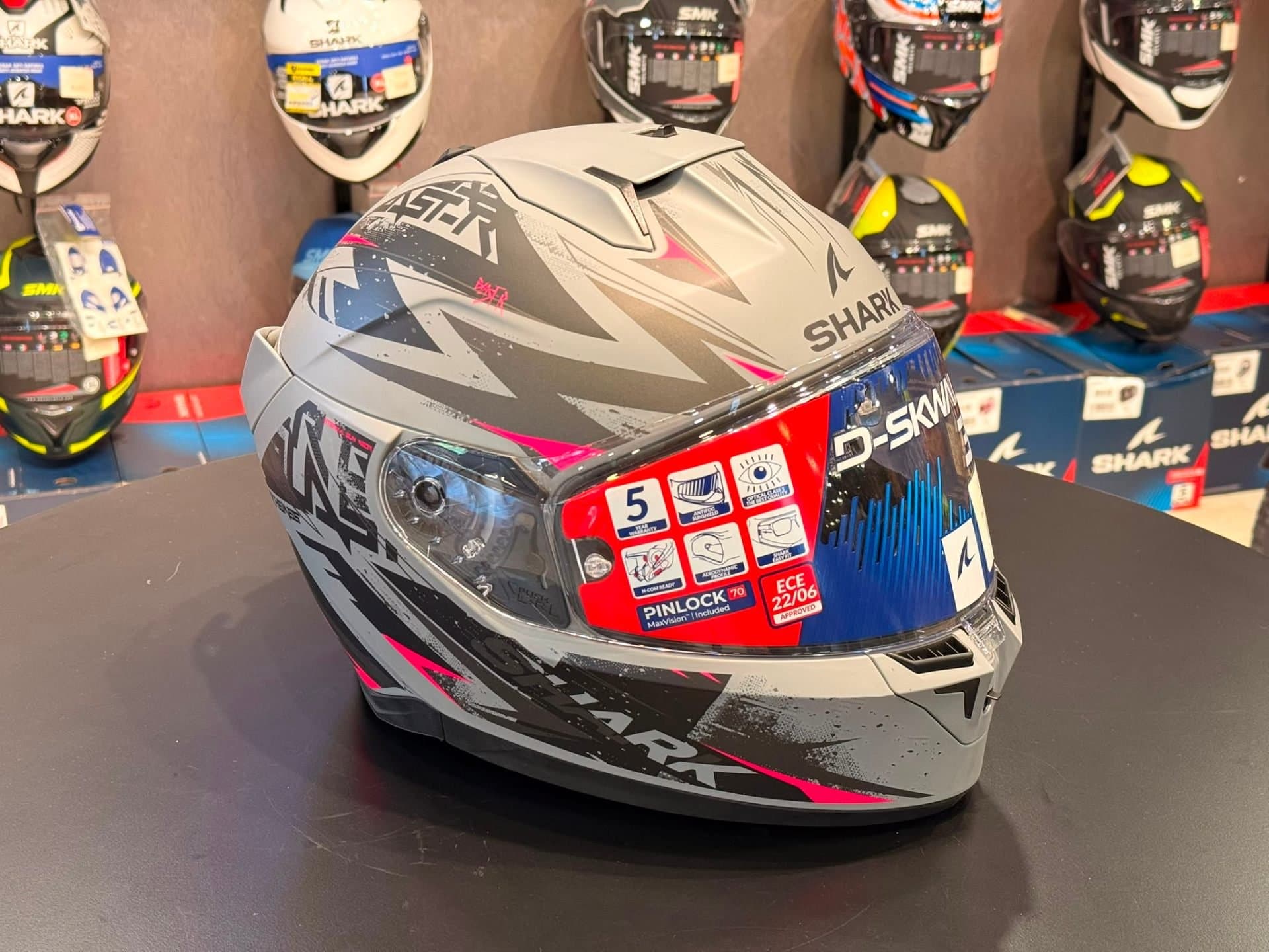 Shark D-Skwal 3 Sızlar Kapalı Kask - 1