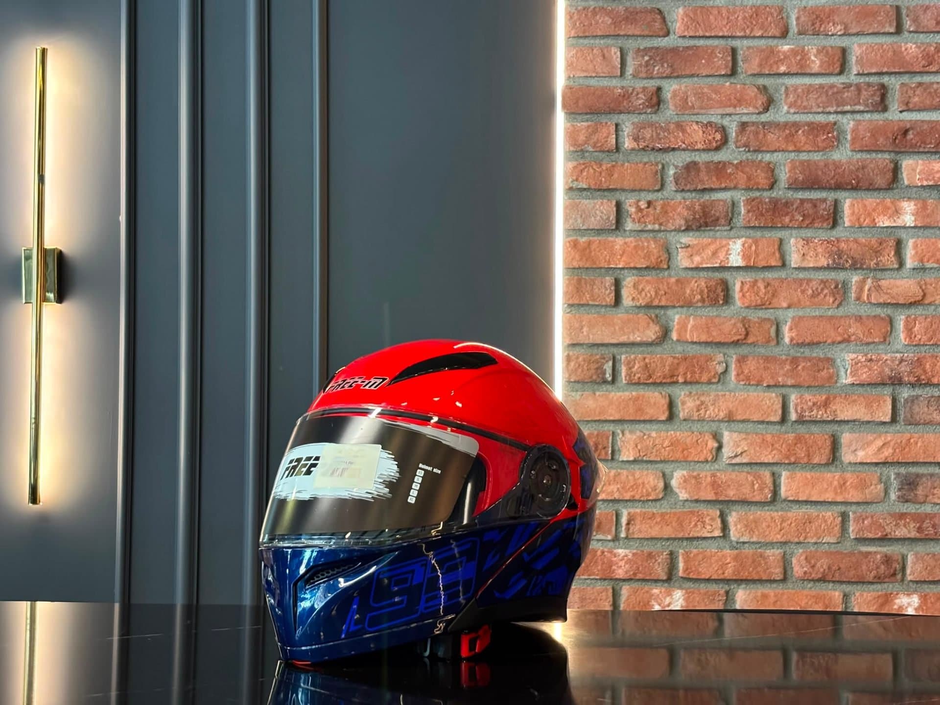 MOTOGARAGE52'DEN FREE-M ÇENE AÇILIR KASK - 1