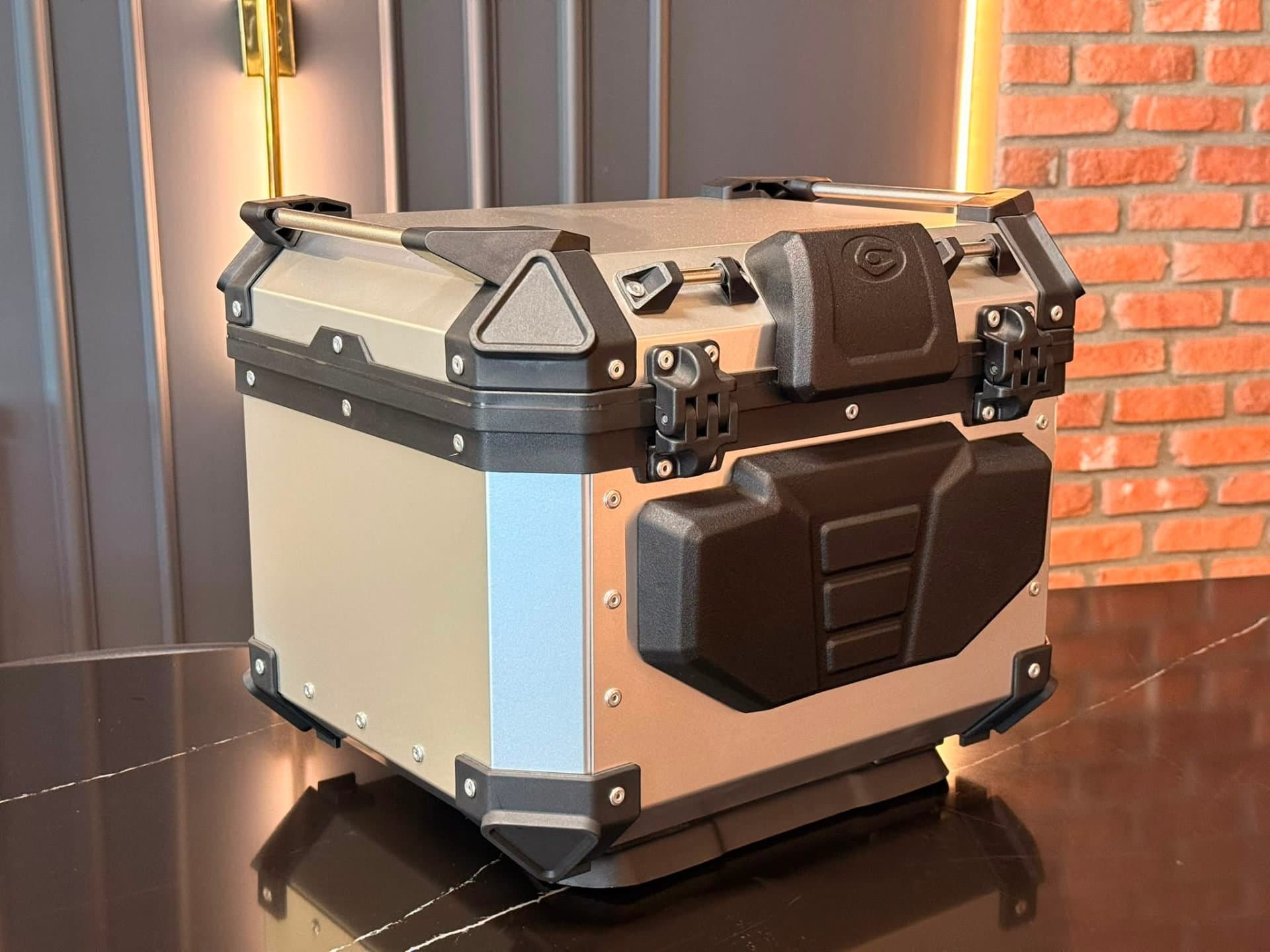 MOTOGARAGE52'DEN COOCASE ALÜMİNYUM 45L ÇANTA - 1
