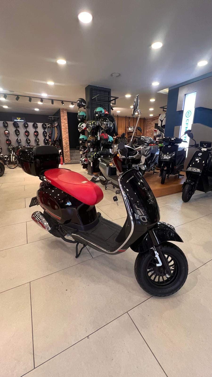 MOTOGARAGE52 ' DEN KUBA AZURE 50 PRO stoktan hemen teslim!!!! - 1