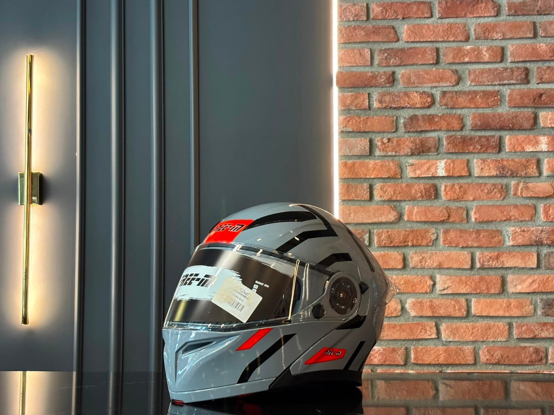 MOTOGARAGE52'DEN FREE-M ÇENE AÇILIR KASK - 1