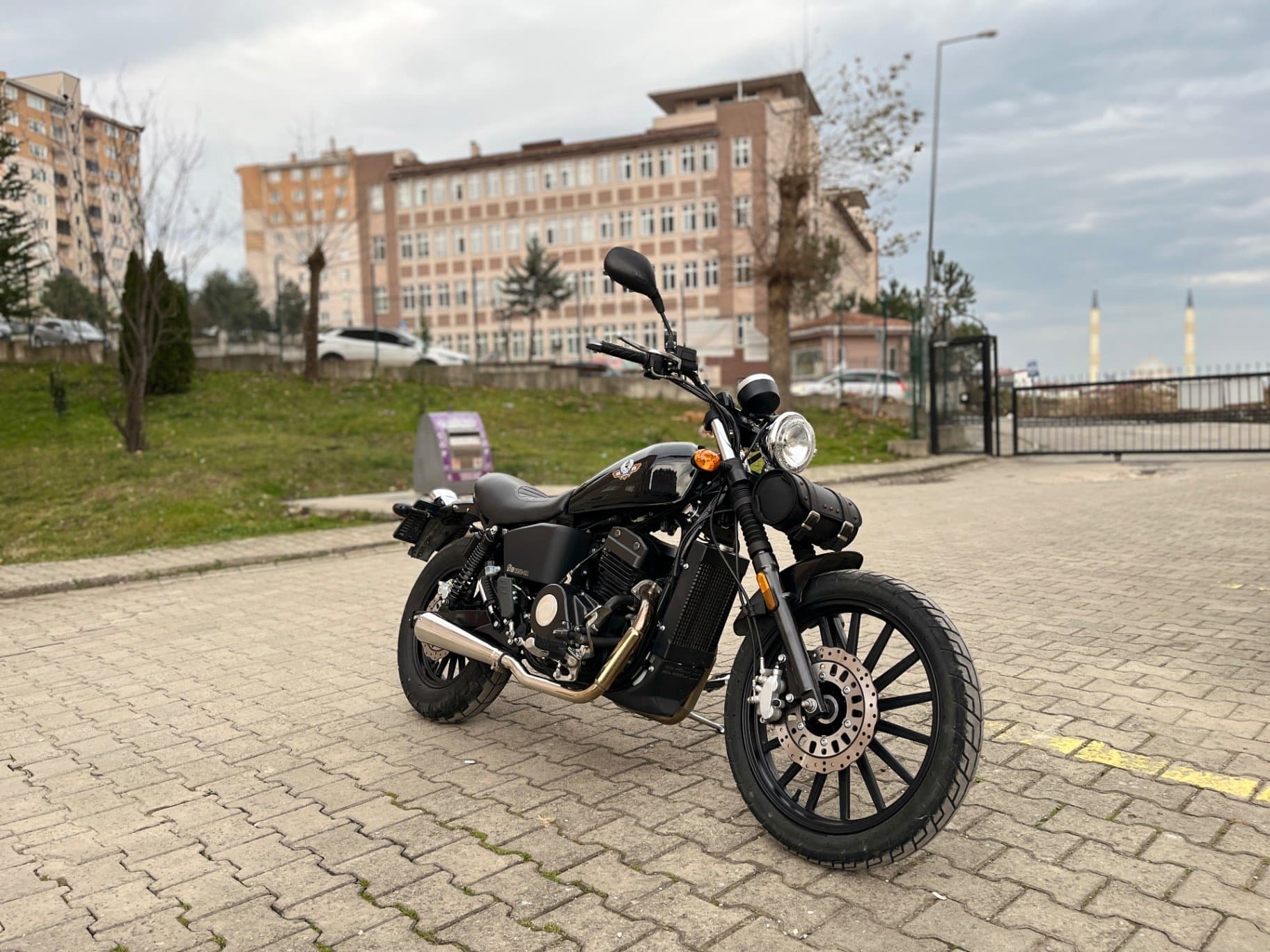 çiziksiz yan yatmasız performans motoru - 1