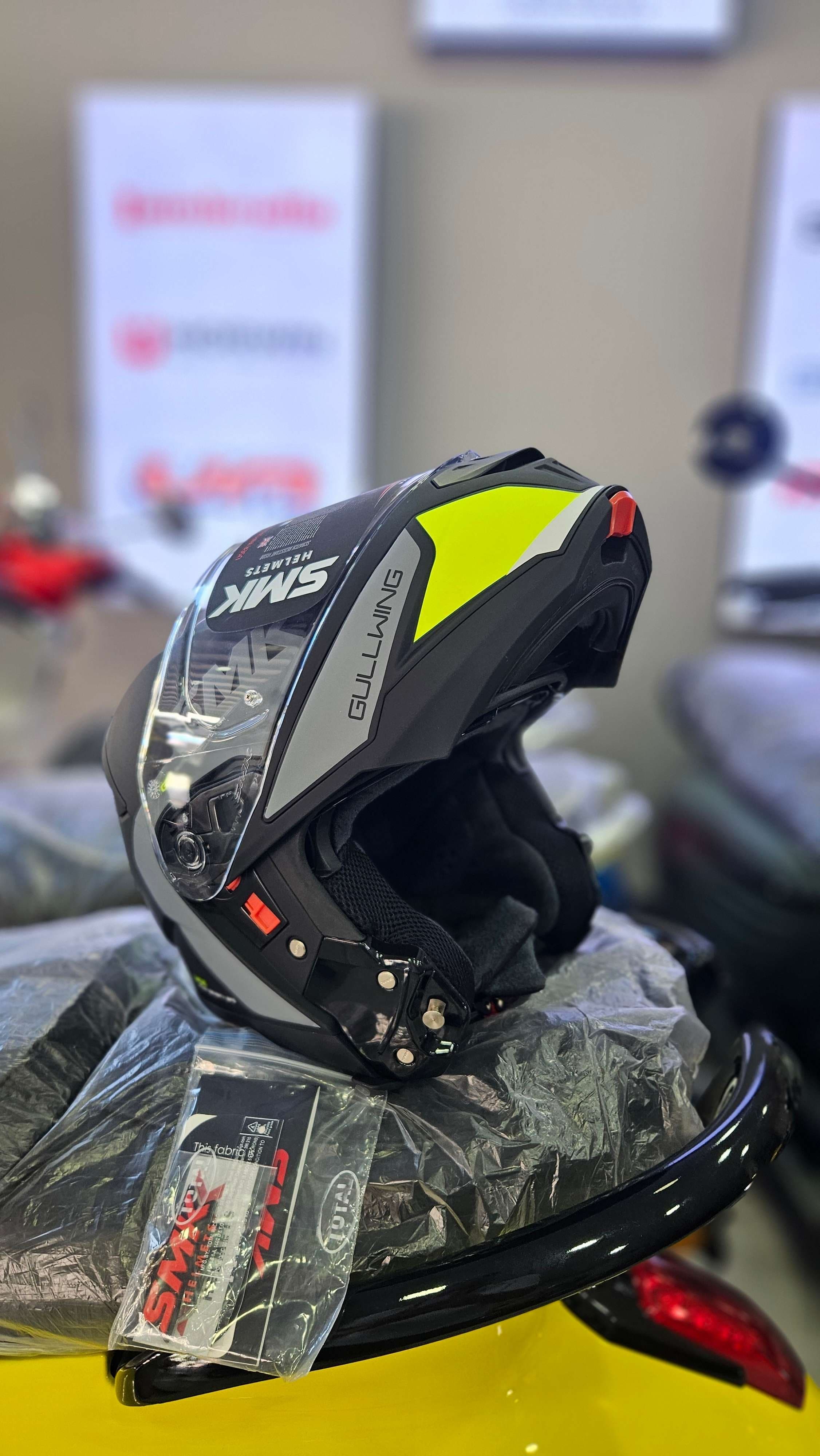 SMK GULLWING ÇENE AÇILIR KASK - 1
