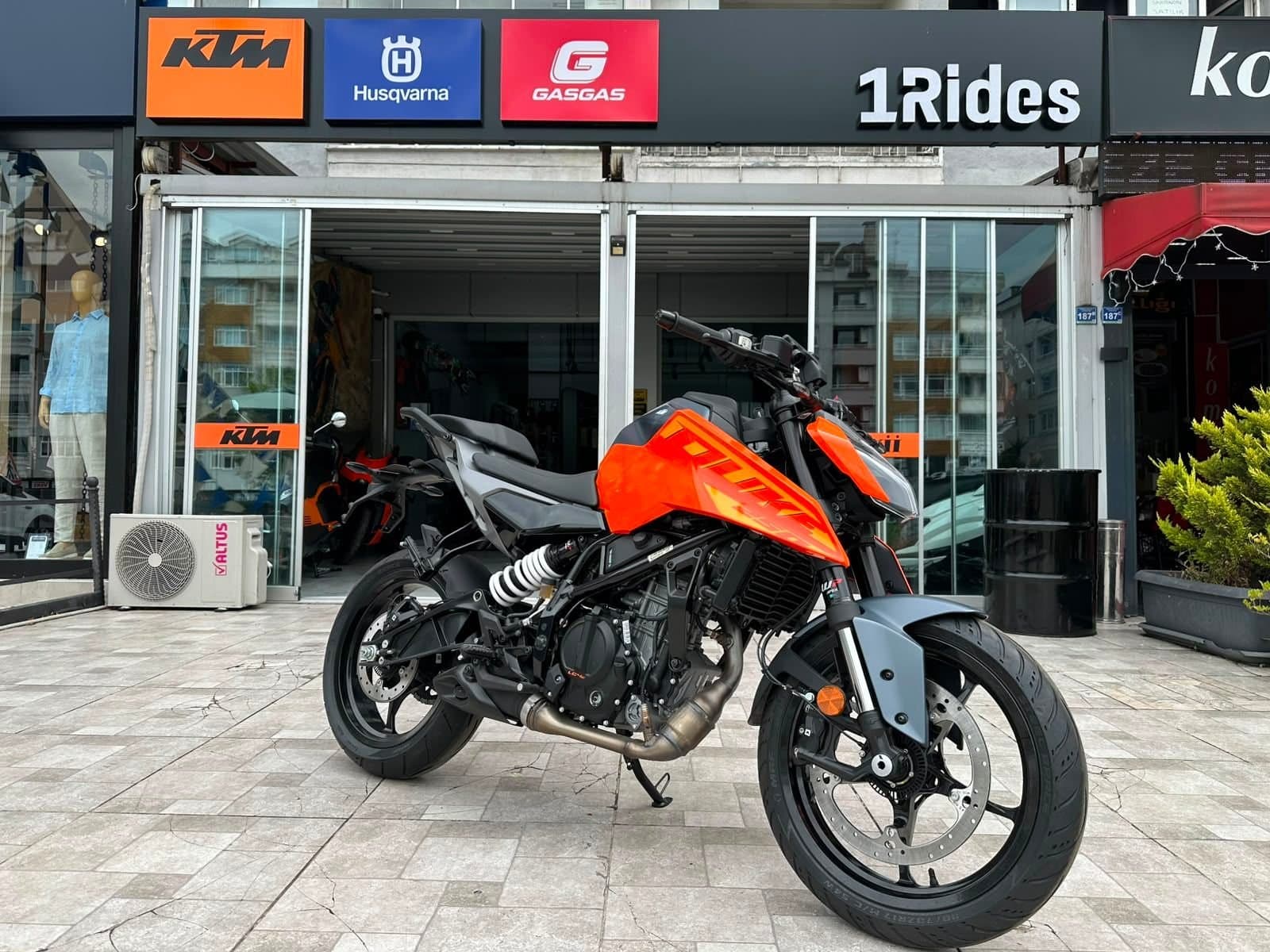 1RIDES KTM ORDU - 250 DUKE NAKİT ÖZEL - 1