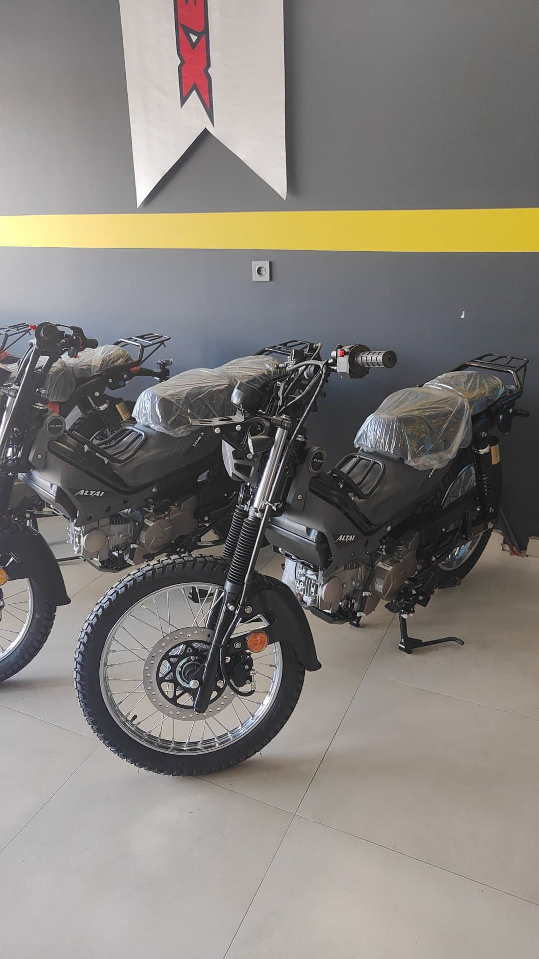 YILMAZ MOTORS DAN ALTAİ TANK X 125 - 1