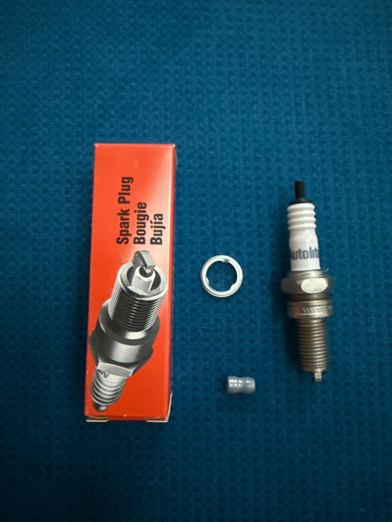 Autolite 4162 (NGK BKR6E / BKR6EIX, Bosch FR7DC, Denso K20PR – Yamaha, Honda, Suzuki, Kawasaki Uyumlu – Sıfır Eski Stok - 1